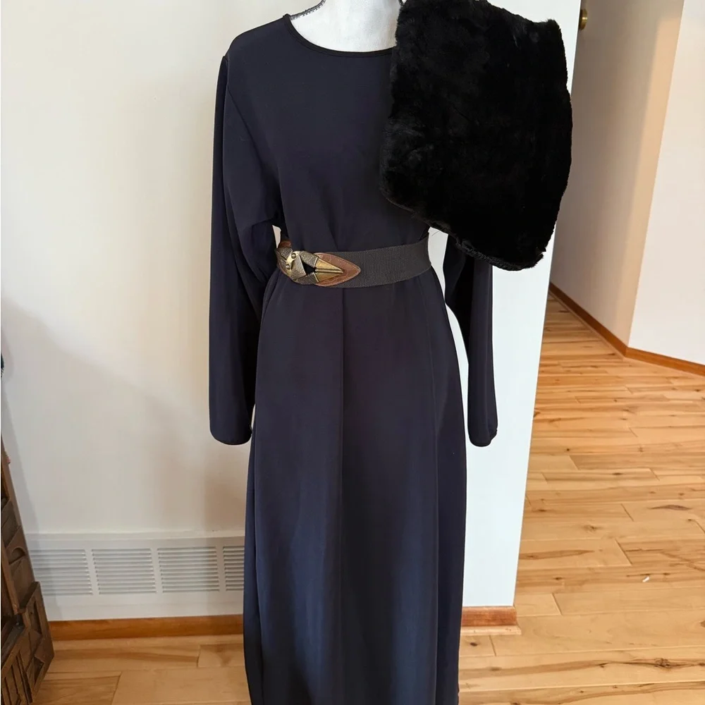 Minimalist long sleeve, pockets dress- black - Picture 5 of 12